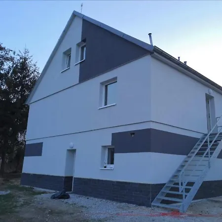 Oskar Apartment